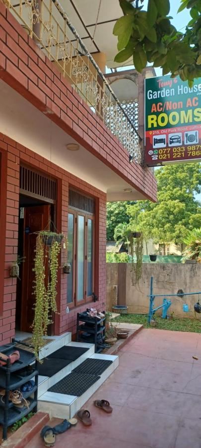 Tony'S Garden House Back Packers Inn จาฟนา ภายนอก รูปภาพ