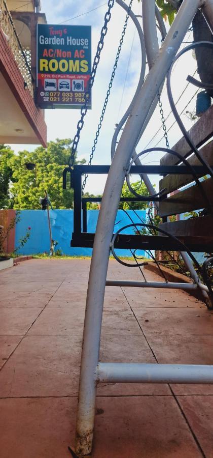 Tony'S Garden House Back Packers Inn จาฟนา ภายนอก รูปภาพ