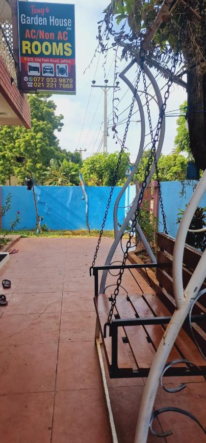 Tony'S Garden House Back Packers Inn จาฟนา ภายนอก รูปภาพ