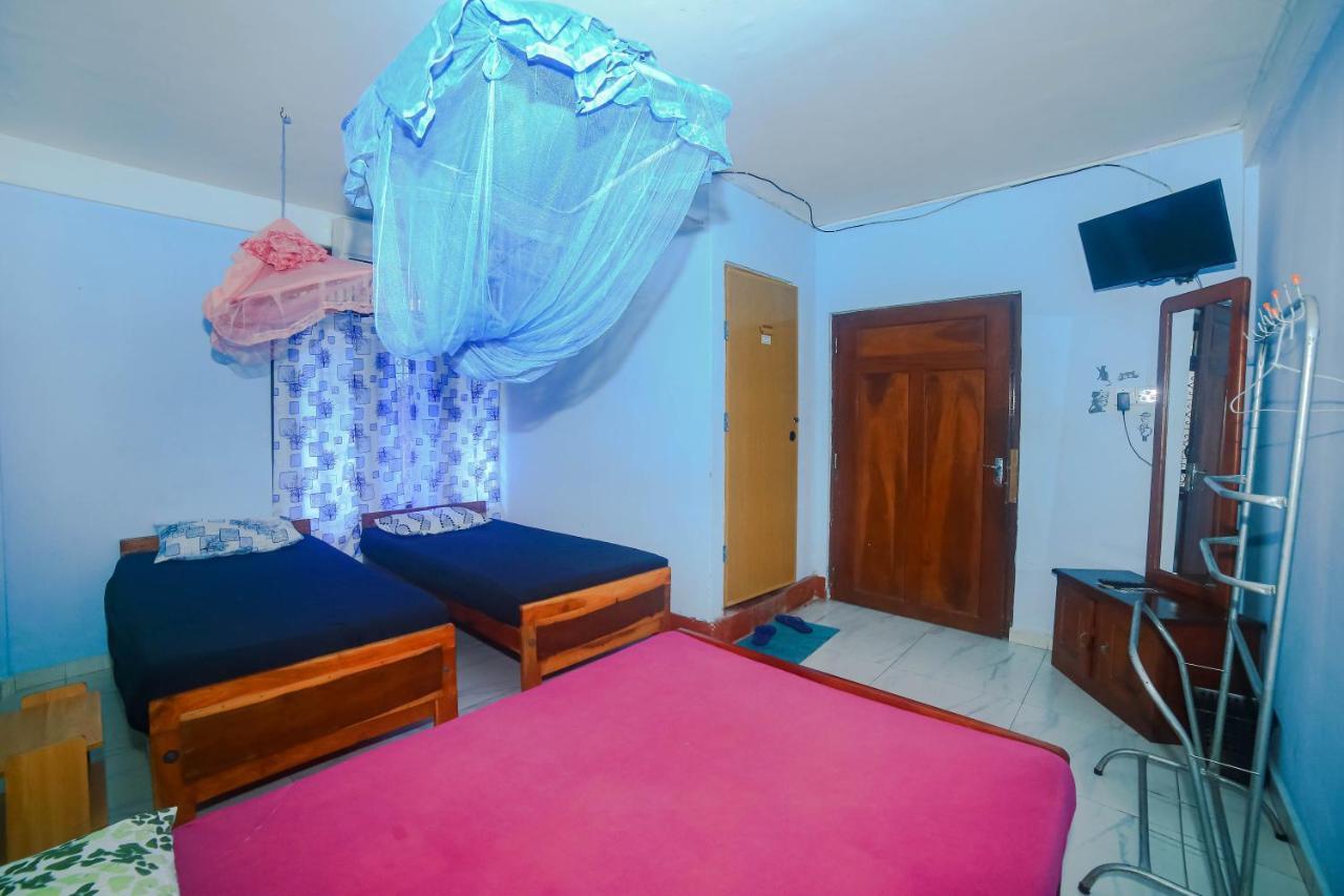 Tony'S Garden House Back Packers Inn จาฟนา ภายนอก รูปภาพ