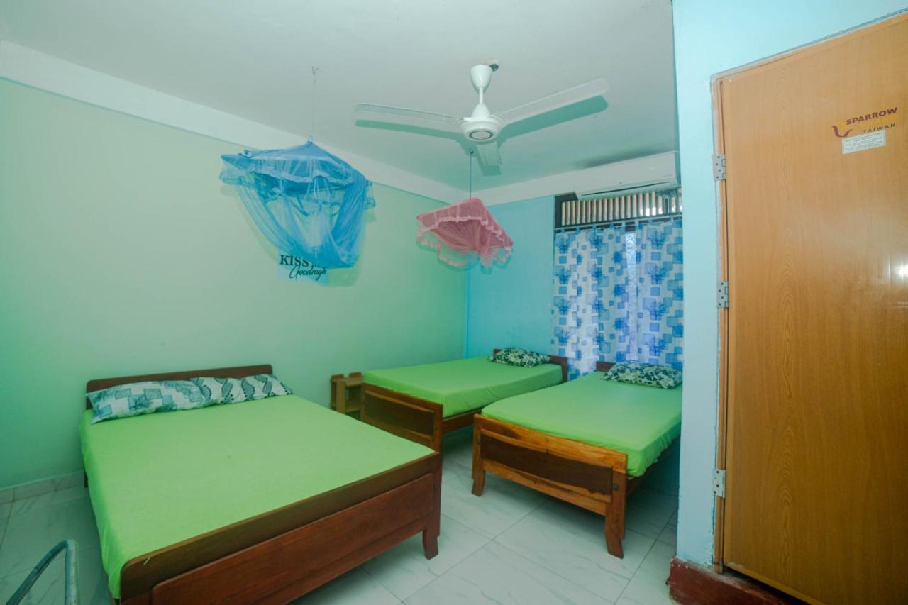 Tony'S Garden House Back Packers Inn จาฟนา ภายนอก รูปภาพ