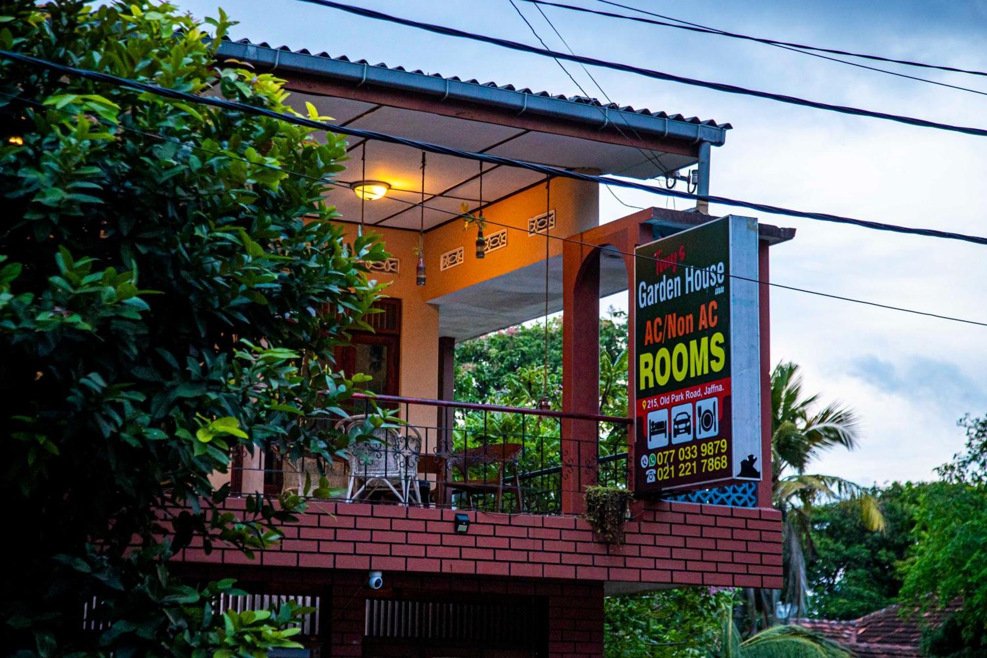 Tony'S Garden House Back Packers Inn จาฟนา ภายนอก รูปภาพ