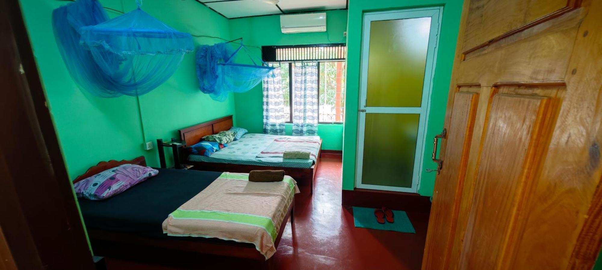 Tony'S Garden House Back Packers Inn จาฟนา ภายนอก รูปภาพ