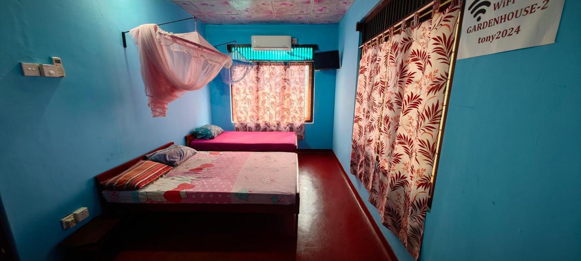 Tony'S Garden House Back Packers Inn จาฟนา ภายนอก รูปภาพ