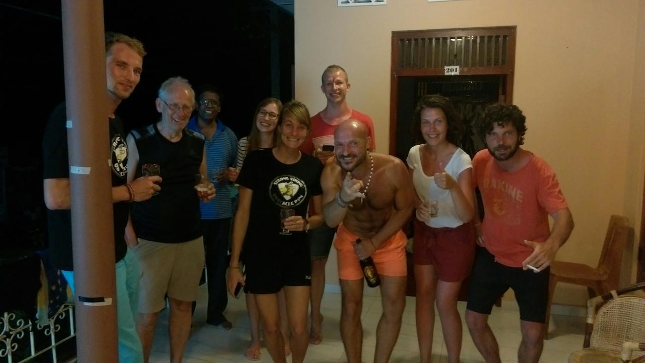 Tony'S Garden House Back Packers Inn จาฟนา ภายนอก รูปภาพ